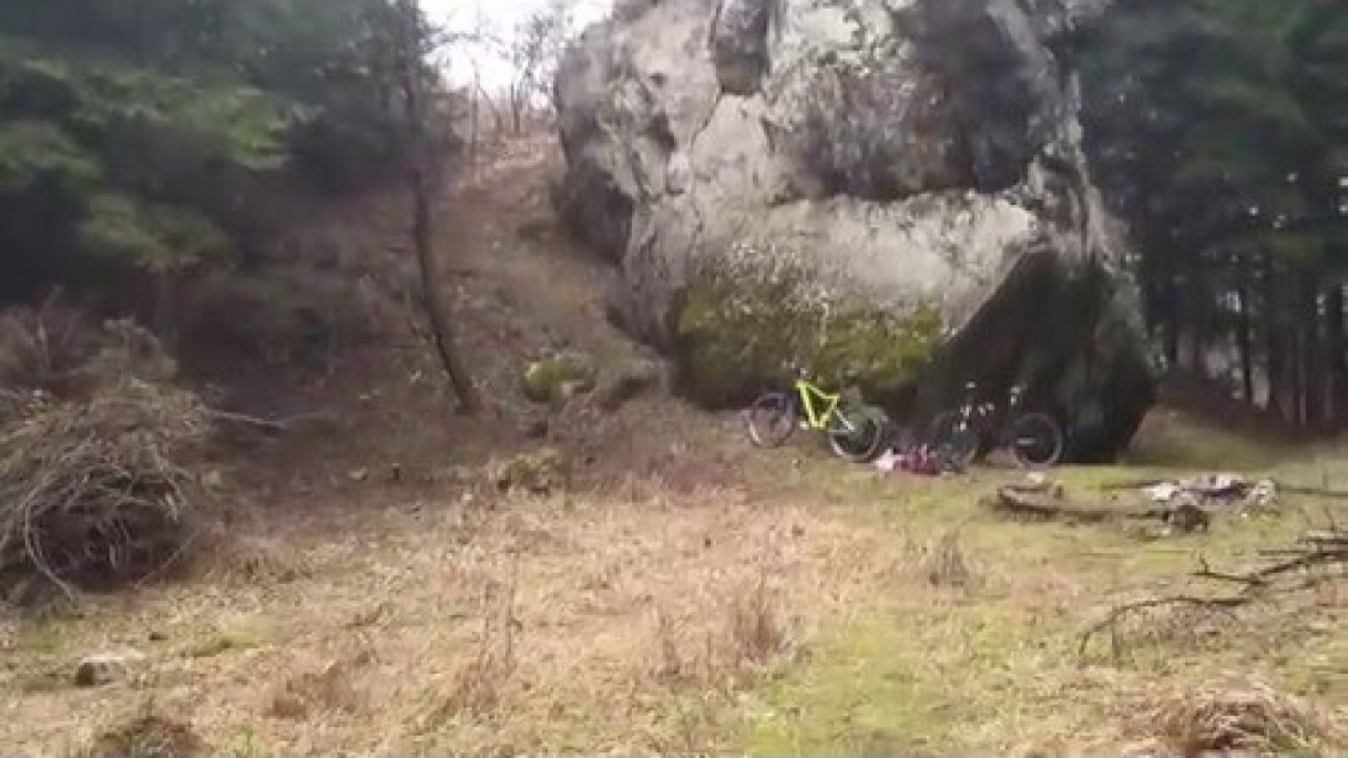 BikeManiaci - Hričovská skalná ihla Autor: BikeManiaci - spoznávame Slovensko Zdroj: https://www.youtube.com/@BikeManiaci BikeManiaci - Hričovská skalná ihla Autor: BikeManiaci - spoznávame Slovensko Zdroj: https://www.youtube.com/@BikeManiaci
