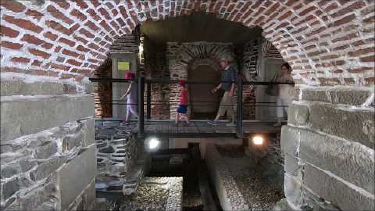 Lower Gate Underground Museum, Kosice, Slovakia Autor: Govisity & Tipnatrip Zdroj: https://www.youtube.com/@stingnrem