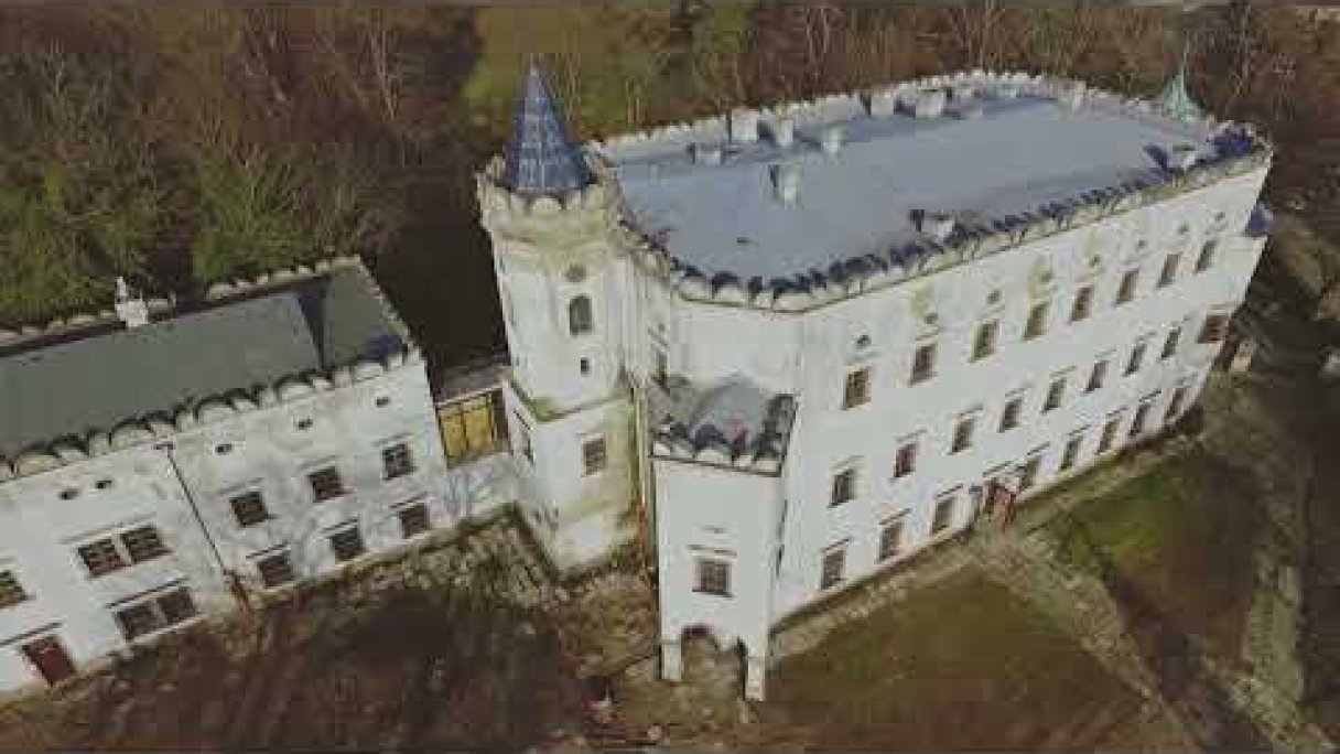 Kaštieľ   Moravany nad Váhom Dron Autor: Piešťanský týždeň Zdroj: https://www.youtube.com/@piestanskytyzden8694