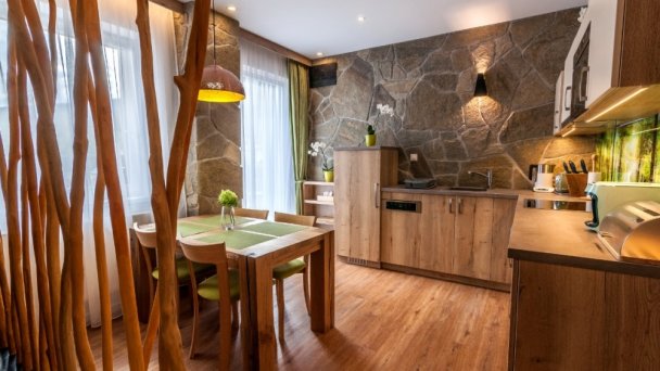 Kuchňa s jedálenským posedením - Apartmán Deluxe