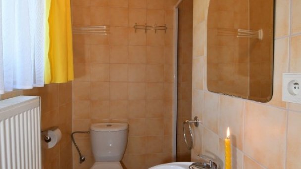 Chata - 1. APARTMÁN - kúpeľňa