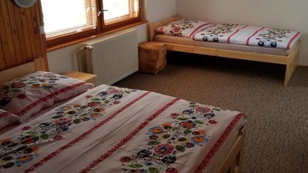 Dvojlôžková izba na prízemí s možnosťou prístelky Dvojlôžková izba na prízemí s možnosťou prístelky
