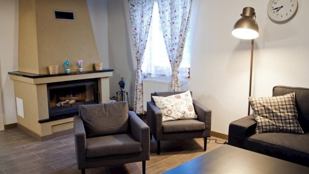 Apartmán Royal - obývacia izba s jedálňou a kuchynským kútom