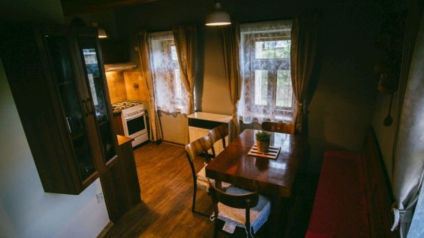Apartmán Rustical  - Kuchyňa s jedálenským kútom.
