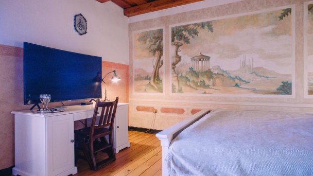 Standard Queen Room