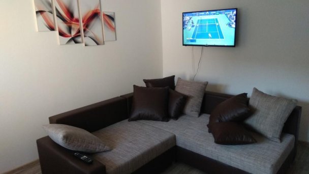 Apartmán 1 obývacia miestnosť s kuchyňou