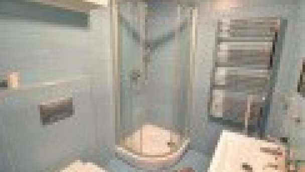 Kúpeľňa jednospálňový apartmán Kúpeľňa jednospálňový apartmán