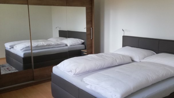 Izba pre dvoch výhľad na hrad Devín