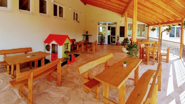 Agrohotel Tri Brezy Hruštín 4