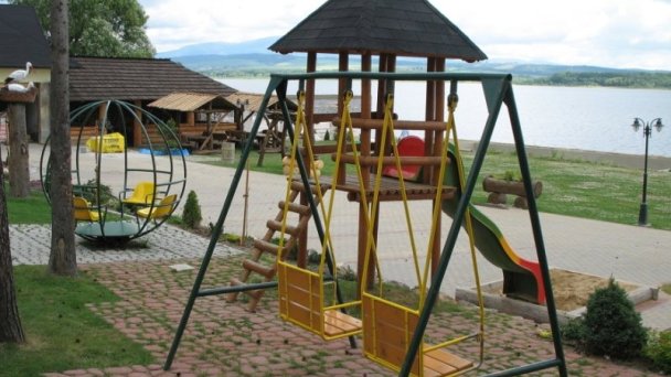 Chatka Gos na Oravskej priehrade Námestovo 10