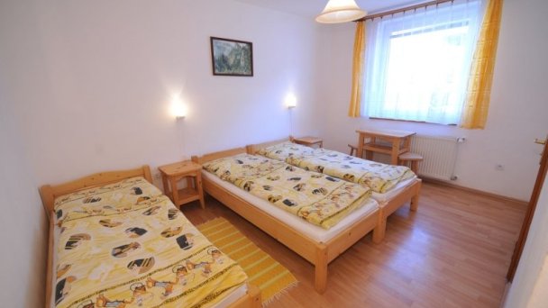 Rekreačná usadlosť, Penzión a chaty Pieninka Lesnica 32