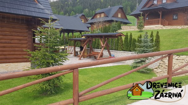 Drevenice Danka a Hanka Zázrivá 44