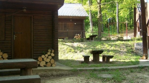 Chatová osada Zrub Vinné 16