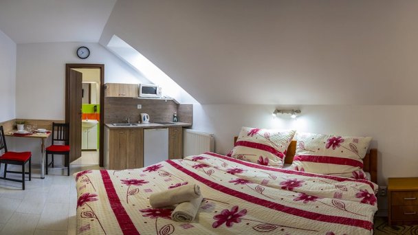 VILA AJKA Bešeňová 5