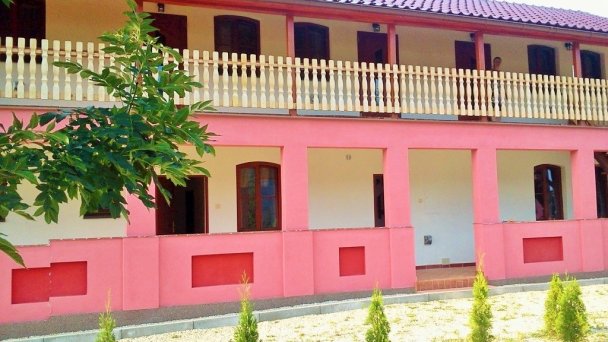Szabó Porta prístav pokoja Jovice 24