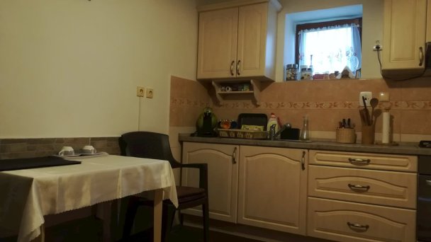 Szabó Porta prístav pokoja Jovice 15