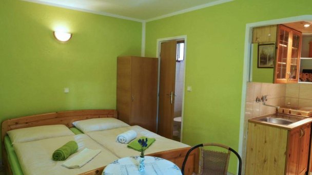 Apartmán pri zámočku Bešeňová 3