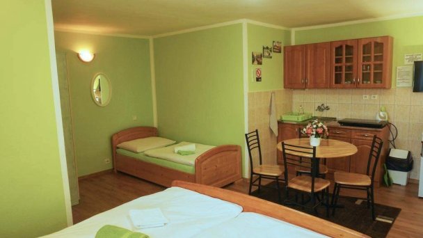 Apartmán pri zámočku Bešeňová 30