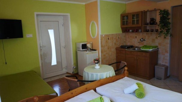 Apartmán pri zámočku Bešeňová 27