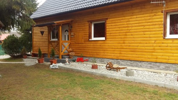 Liptovská chata pri potoku Svätý Kríž 32