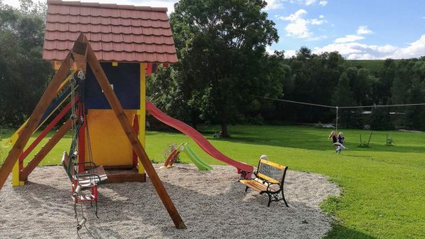 Chata HolidayRaj s wellnessom pri Bešeňovej Malatíny 91 Chata HolidayRaj s wellnessom pri Bešeňovej Malatíny 91