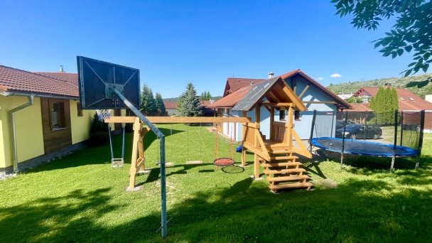 Dom Marko a apartmán Natália Liptovská Sielnica 35