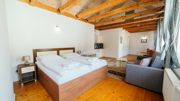 HoStel Cosmopolitan Banská Štiavnica 4