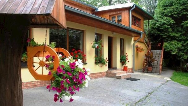 Chata West Banská Štiavnica 13 Chata West Banská Štiavnica 13