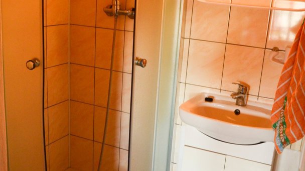 Pôvodná drevenička a Modrý domček Liptovská Teplá 25 Pôvodná drevenička a Modrý domček Liptovská Teplá 25