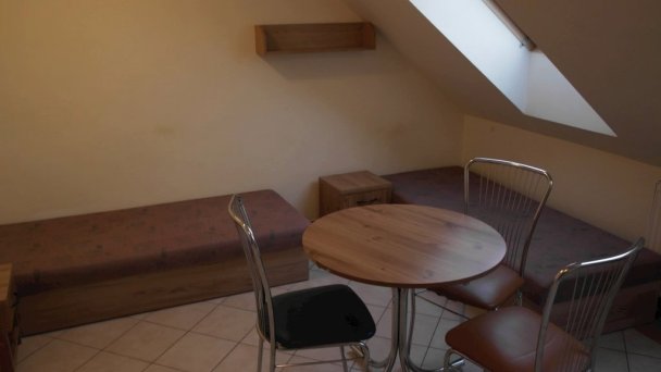 Ubytovňa Obchodné centrum Zavar 7