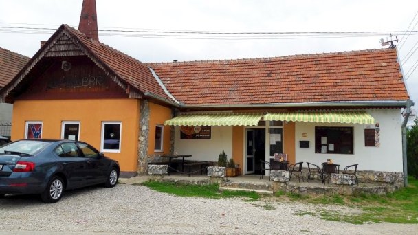 Ubytovanie Bastards Čakajovce 21