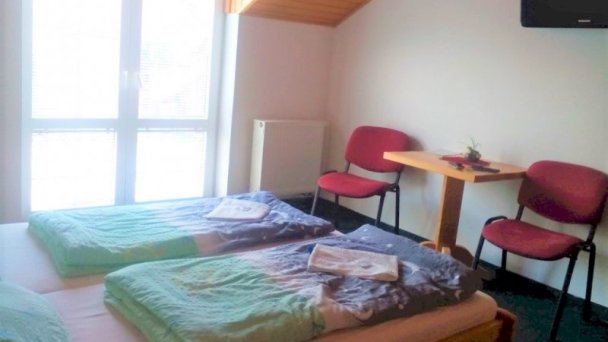 Penzión a pizzeria u Šujana Lysica 25