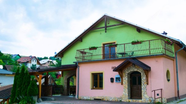 Penzión a pizzeria u Šujana Lysica 19