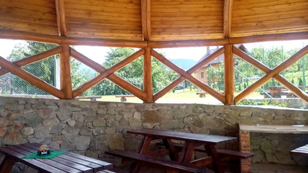 Penzión a pizzeria u Šujana Lysica 15