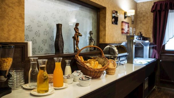 Corvin Pension & Restaurant Veľký Meder 8