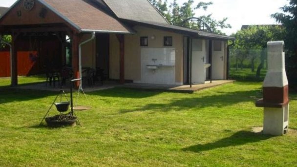Chatky a apartmány Pod starým orechom Veľký Meder 34