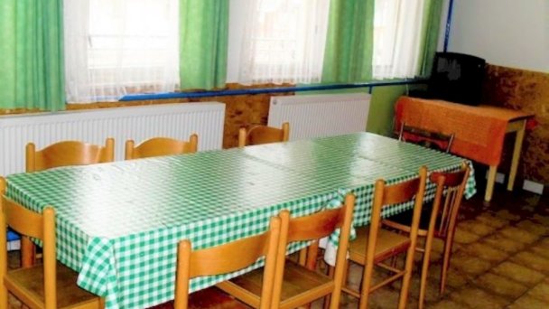 Chaty pod Gýmešom, rekreačné zariadenie Jelenec 11