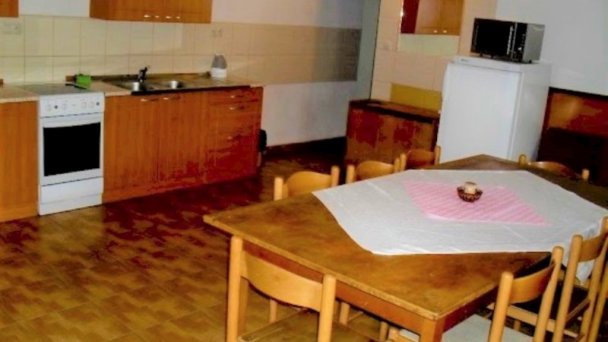 Chaty pod Gýmešom, rekreačné zariadenie Jelenec 13
