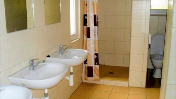 Chaty pod Gýmešom, rekreačné zariadenie Jelenec 20