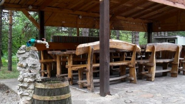 Chaty pod Gýmešom, rekreačné zariadenie Jelenec 26