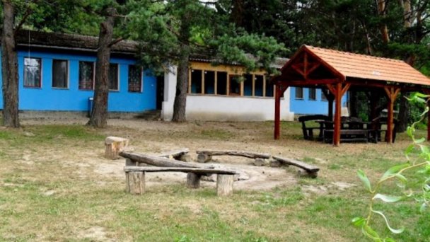 Chaty pod Gýmešom, rekreačné zariadenie Jelenec 27
