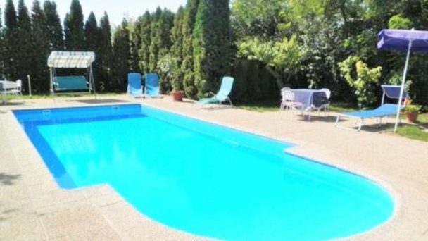 Penziónový domček Emese a Pivničná chatka pri jazere Búč 14
