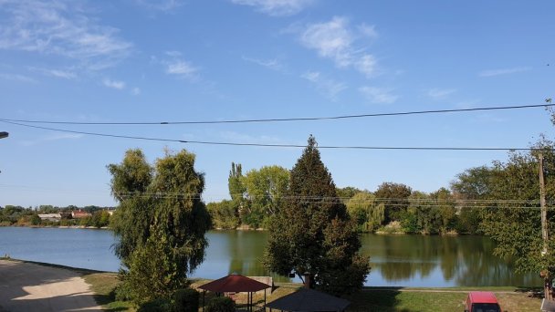 Penziónový domček Emese a Pivničná chatka pri jazere Búč 36