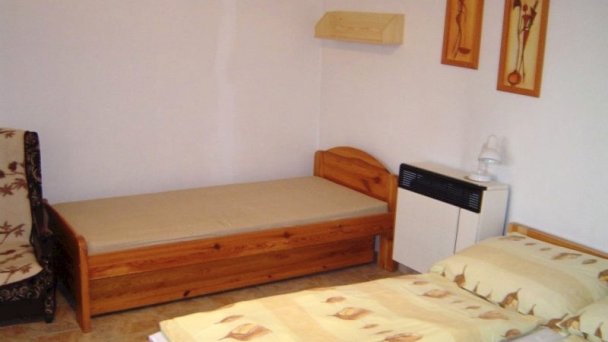 Ubytovanie pod mostom Podhájska 29