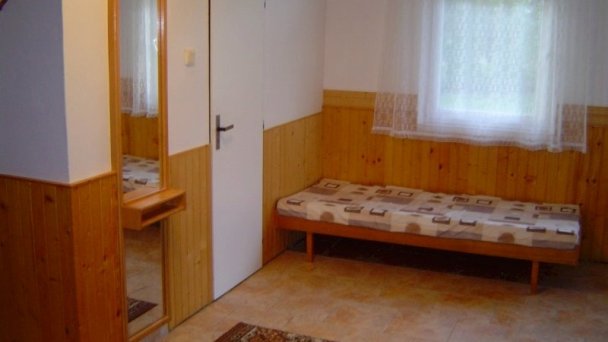 Ubytovanie pod mostom Podhájska 35