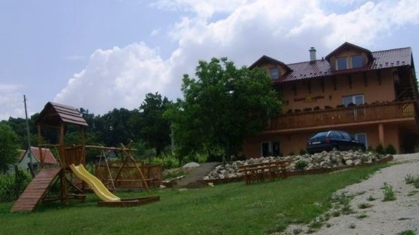 Penzion Zlatá rybka Podhájska 11