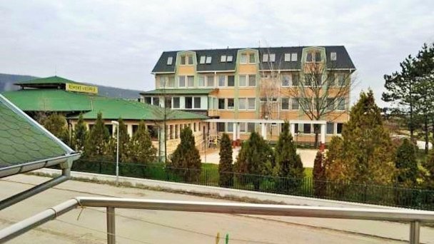 Gazdovský dvor Podhájska 42 Gazdovský dvor Podhájska 42