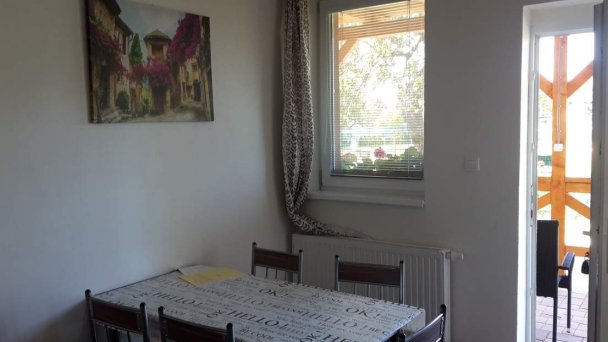 Apartmánový dom Flower Bike Štúrovo 16