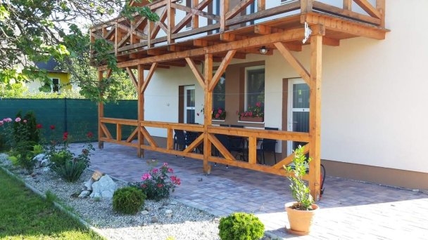 Apartmánový dom Flower Bike Štúrovo 22