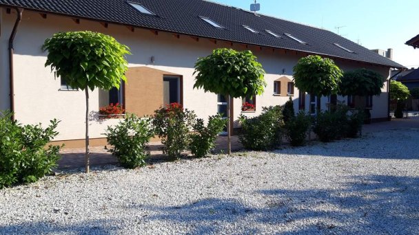 Apartmánový dom Flower Bike Štúrovo 23